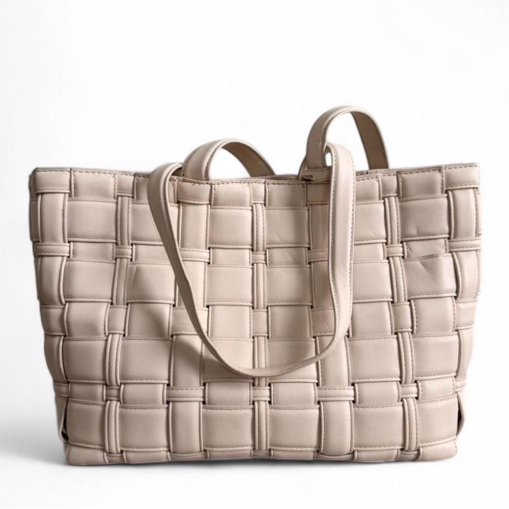 Michael Kors Beige Woven Tote - Picture 4 of 9